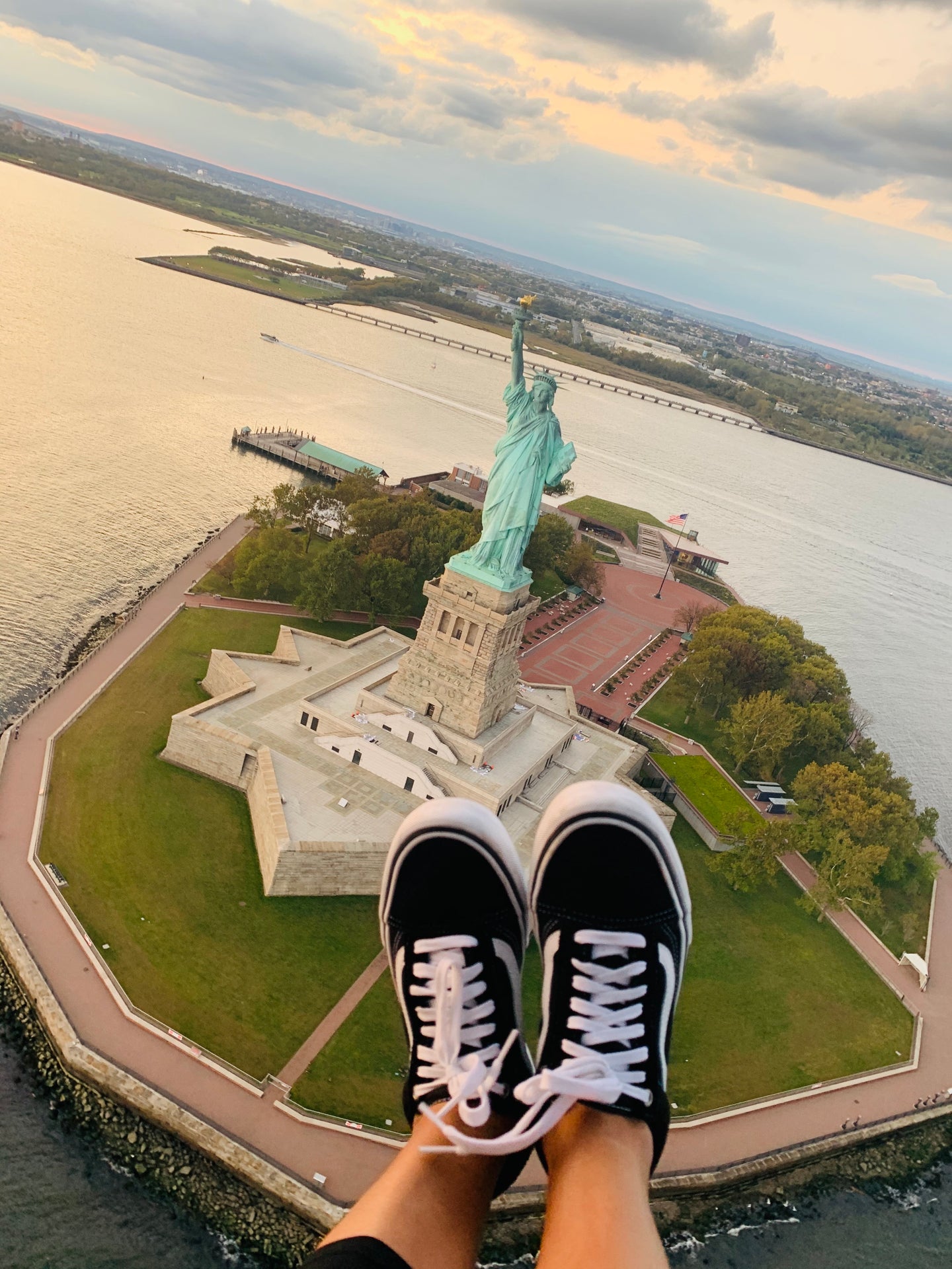LADY LIBERTY VIEW TOUR (18-20 MIN)- DOORS OFF